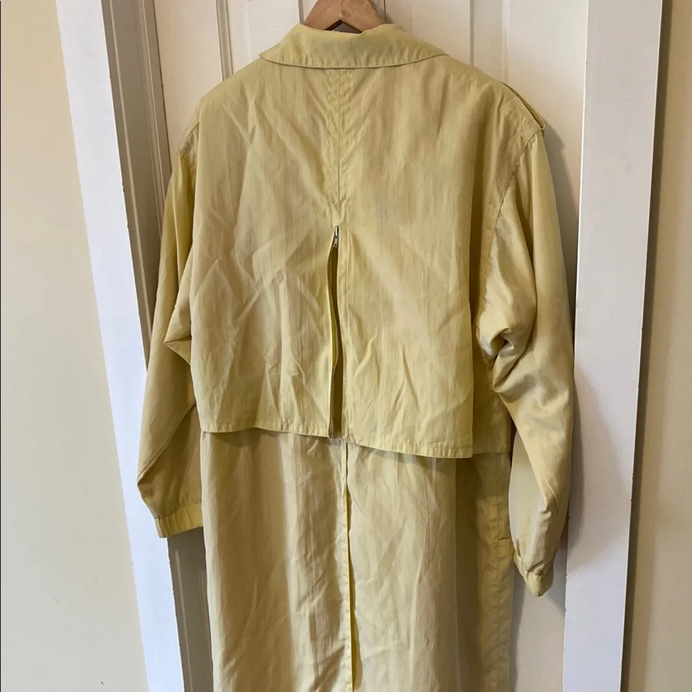 Vintage women’s Yellow Trench Coat iridescent long lined pockets - Picture 10 of 16